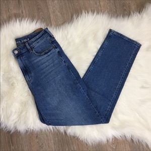 NWT AE Mom Jeans
